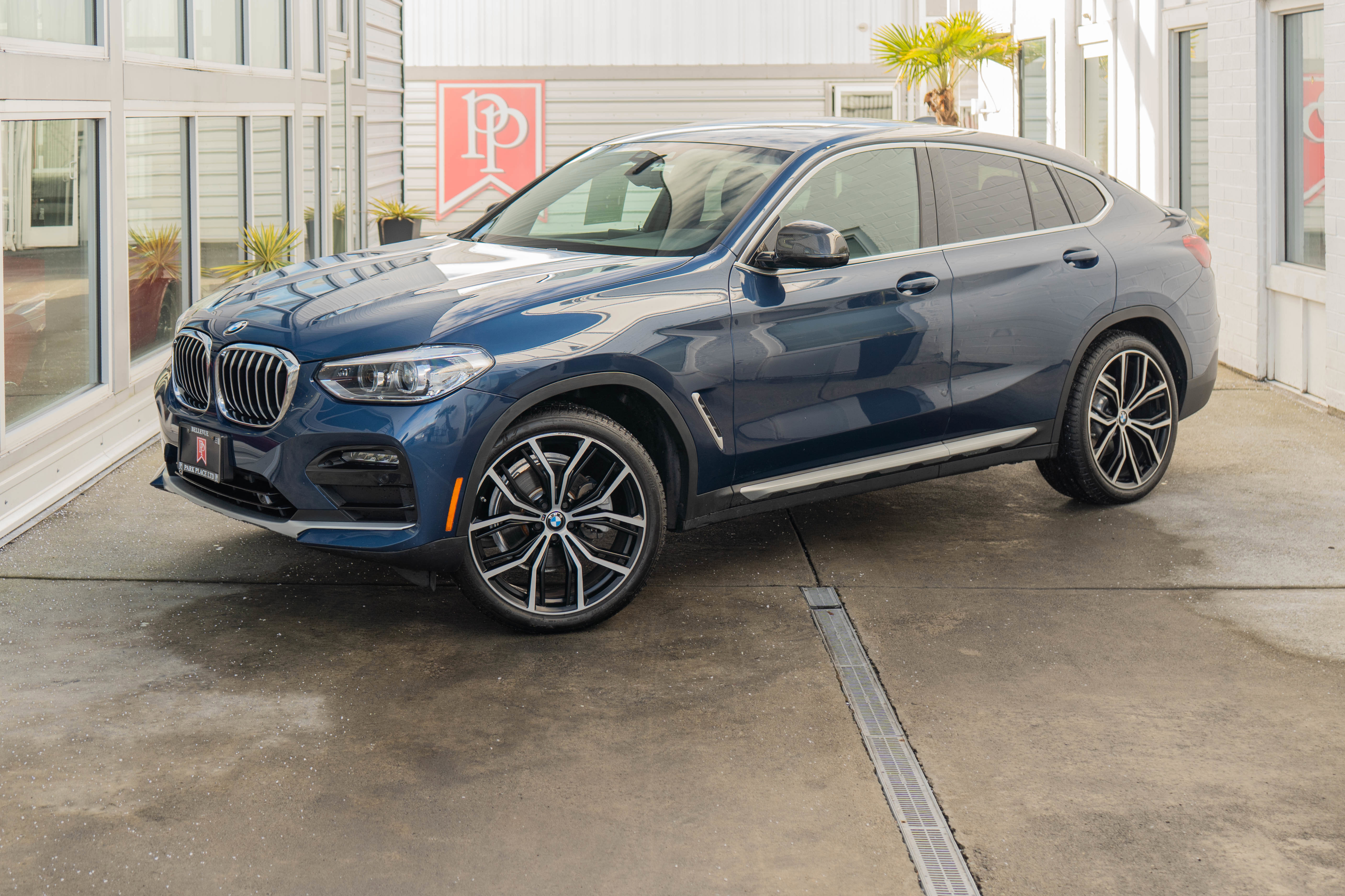 Used 2020 BMW X4 xDrive30i w/ Convenience Package image 2