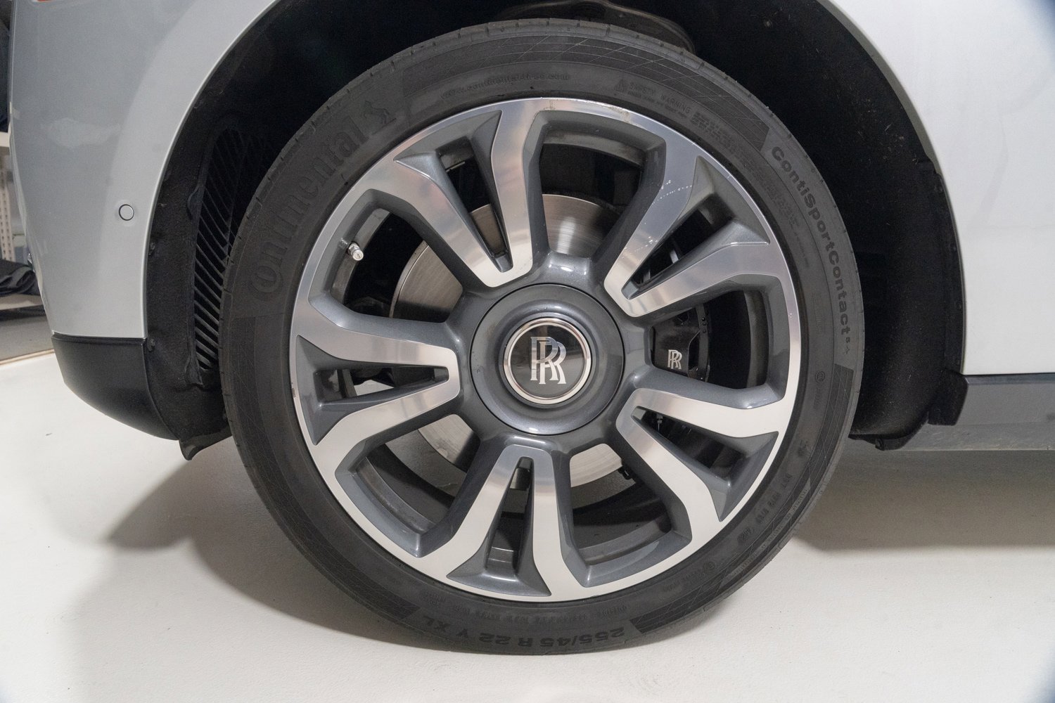 Used 2023 Rolls-Royce Cullinan AWD/4WD image 12
