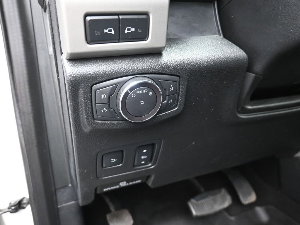 Used 2019 Ford F250 Lariat w/ Lariat Ultimate Package AWD/4WD image 13