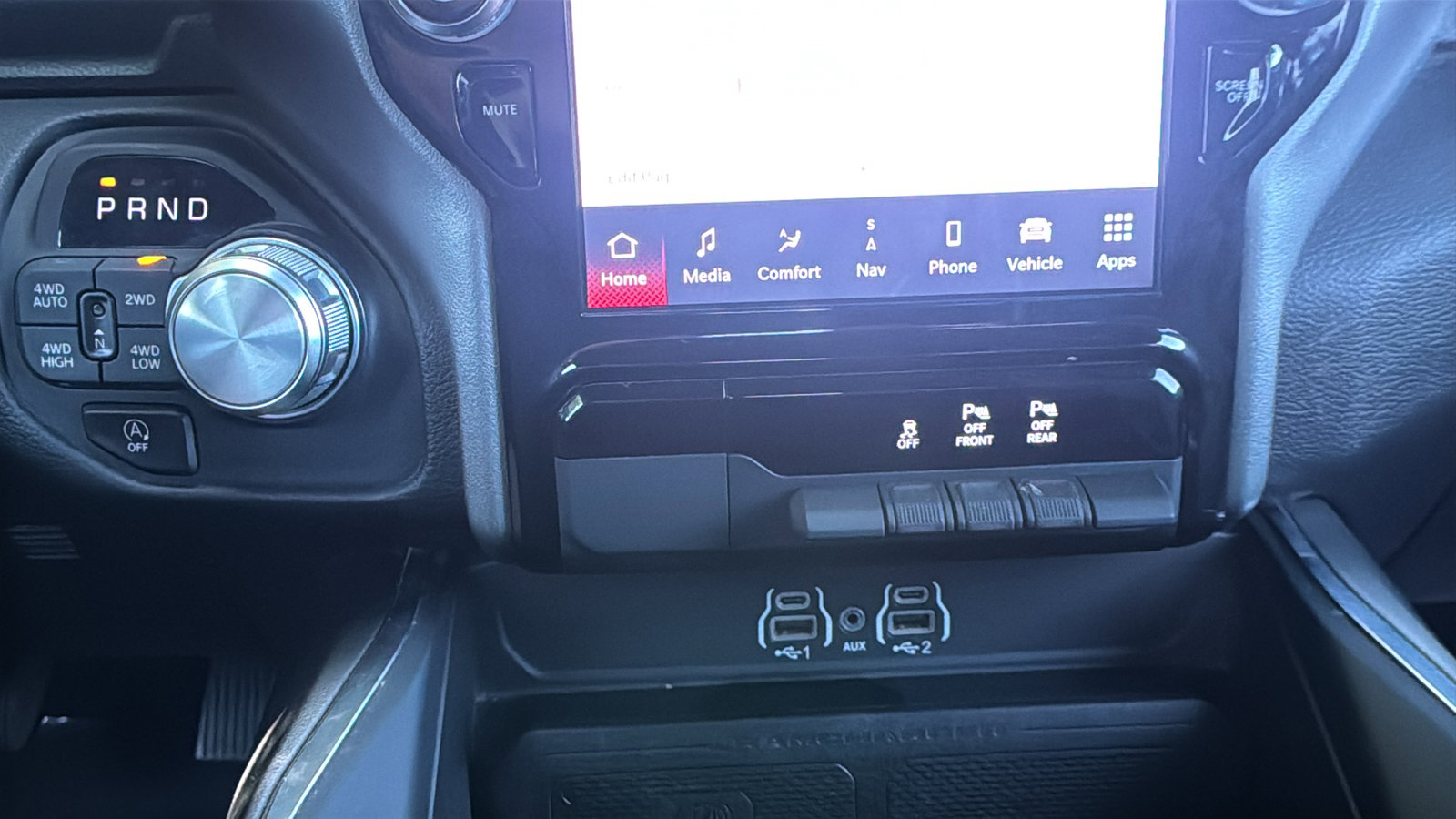 Used 2025 RAM 1500 Laramie AWD/4WD image 30