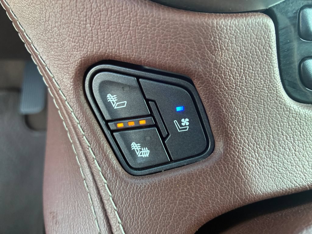 Used 2017 Chevrolet Suburban Premier AWD/4WD image 20