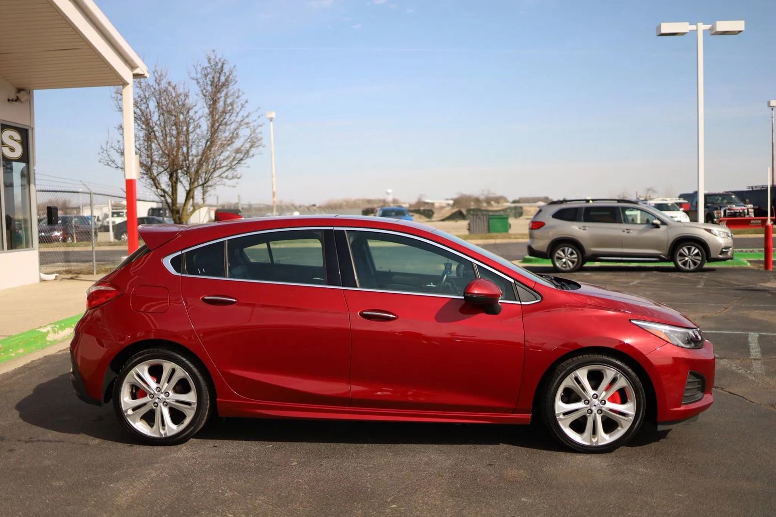 Used 2017 Chevrolet Cruze Premier FWD image 4