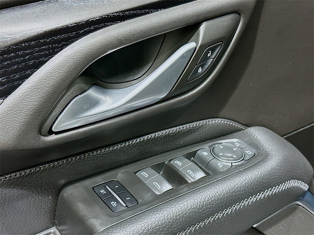 Used 2022 GMC Yukon XL Denali image 18