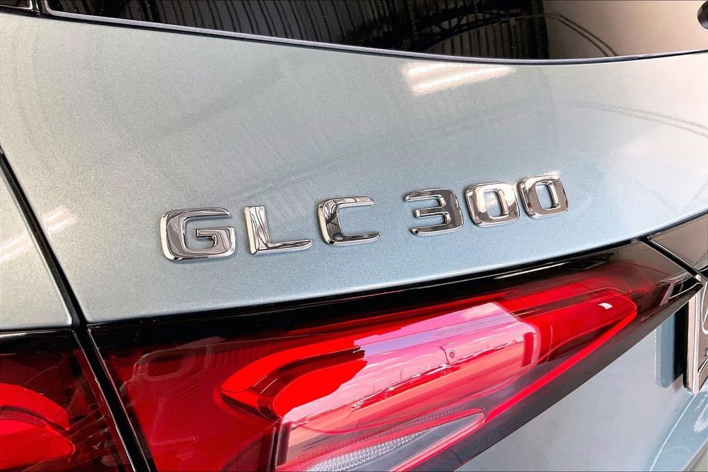 Used 2026 Mercedes-Benz GLC 300 4MATIC image 9