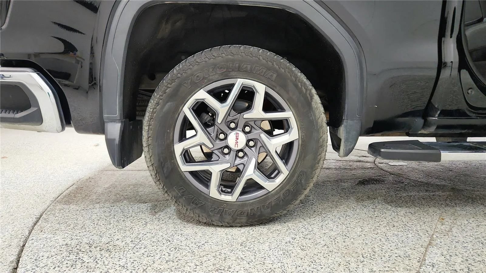 Used 2023 GMC Sierra 1500 SLT w/ SLT Premium Plus Package AWD/4WD image 13