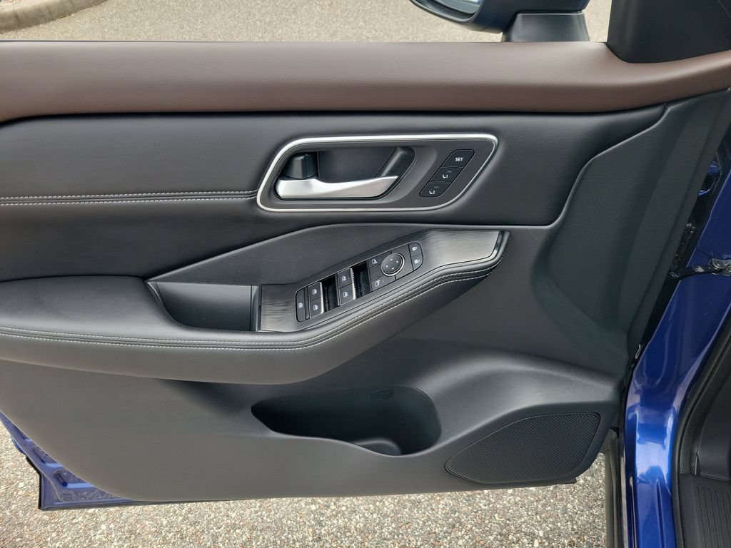 Certified 2021 Nissan Rogue SL w/ Premium Package FWD image 13
