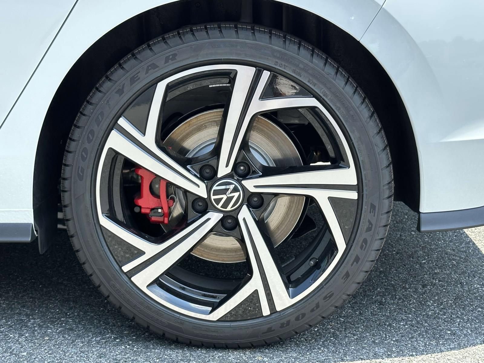 New 2025 Volkswagen GTI SE image 8