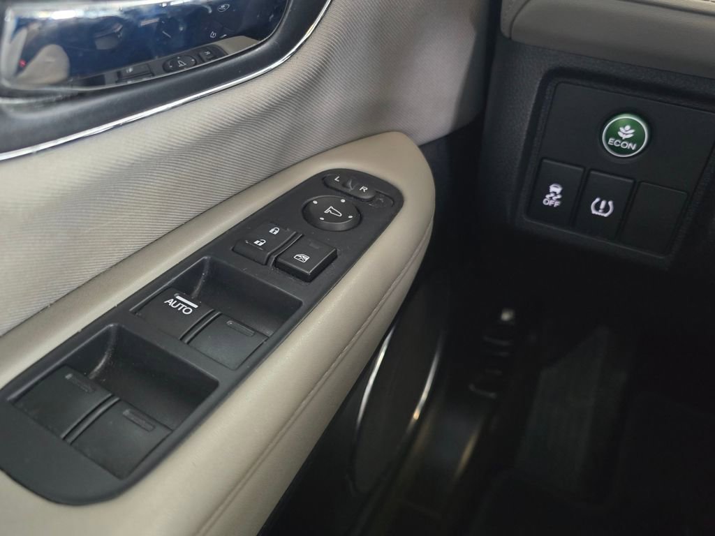 Used 2018 Honda HR-V EX image 10