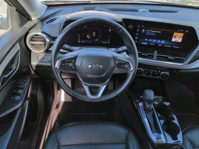 Used 2025 Chevrolet Trax ACTIV w/ Driver Confidence Package FWD image 15