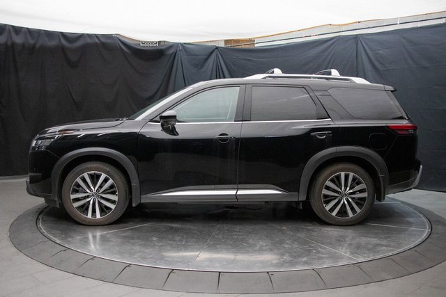 Used 2024 Nissan Pathfinder Platinum w/ Cargo Package image 9