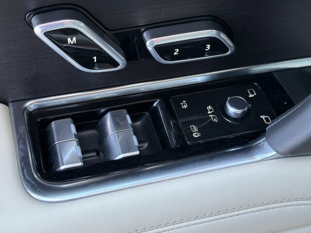 Used 2024 Land Rover Range Rover SE AWD/4WD image 12