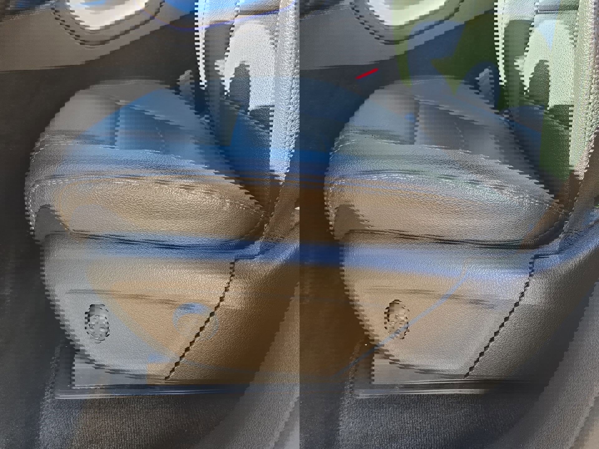 Used 2024 Mercedes-Benz GLE 450e 4MATIC image 17