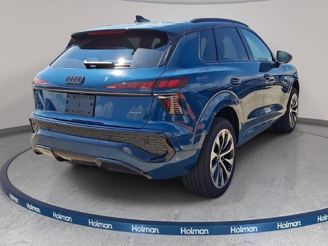 New 2026 Audi Q3 quattro 2.0T AWD/4WD image 3