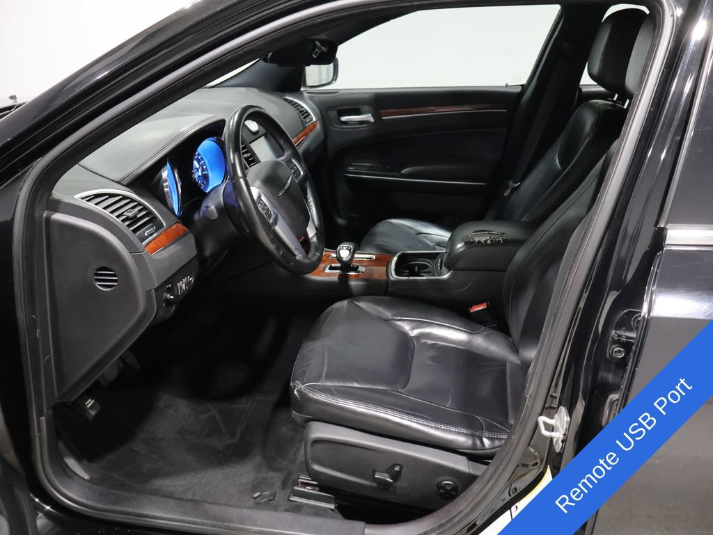 Used 2013 Chrysler 300 RWD image 2