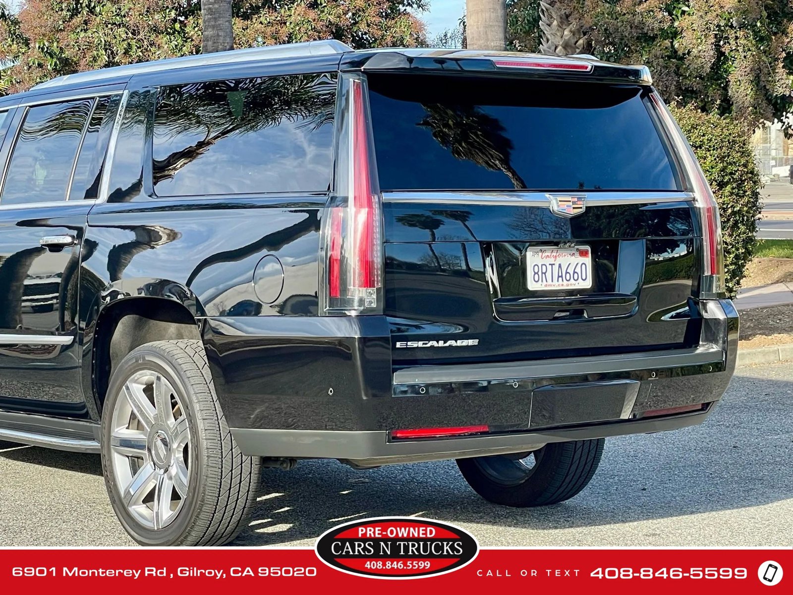 Used 2019 Cadillac Escalade ESV Premium Luxury image 38
