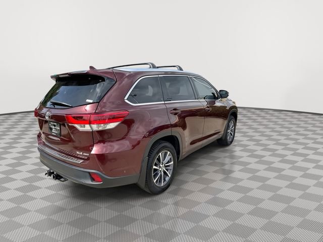 Used 2017 Toyota Highlander XLE AWD/4WD image 10