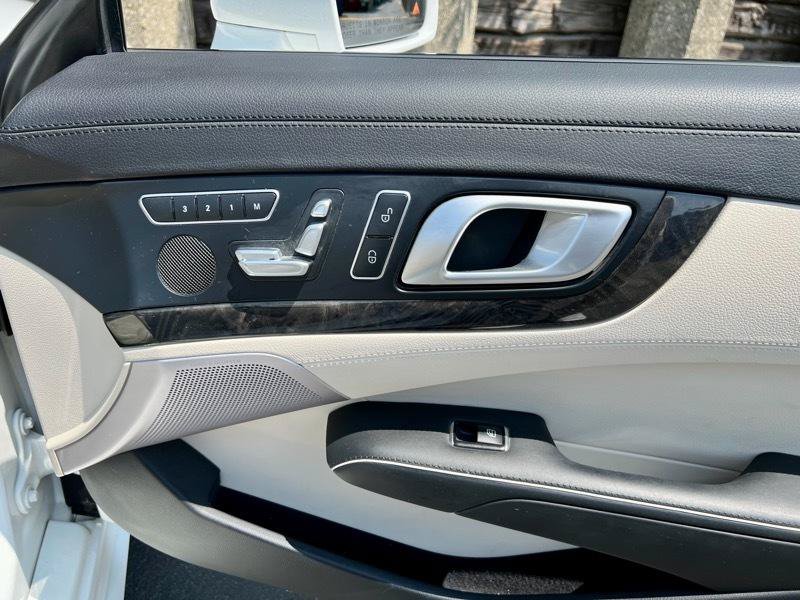Used 2017 Mercedes-Benz SL 550 image 27