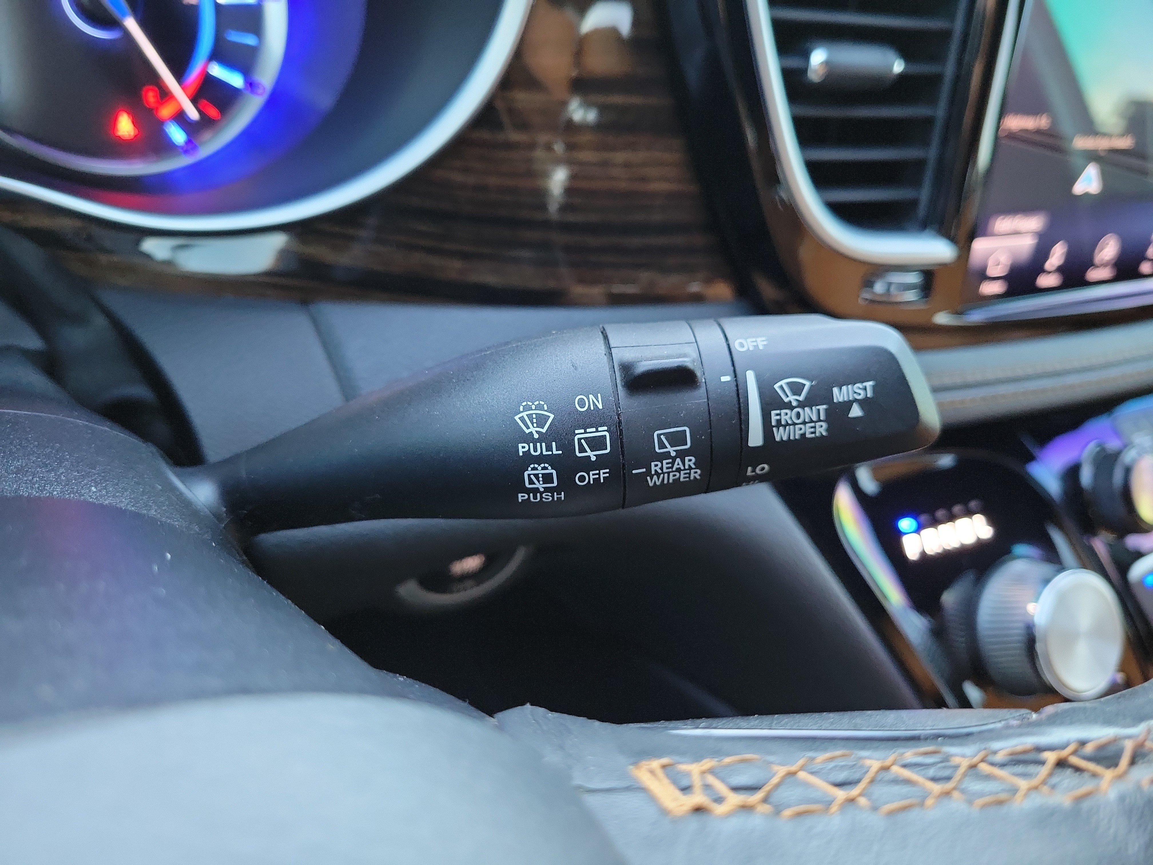 Used 2021 Chrysler Pacifica Pinnacle FWD image 33