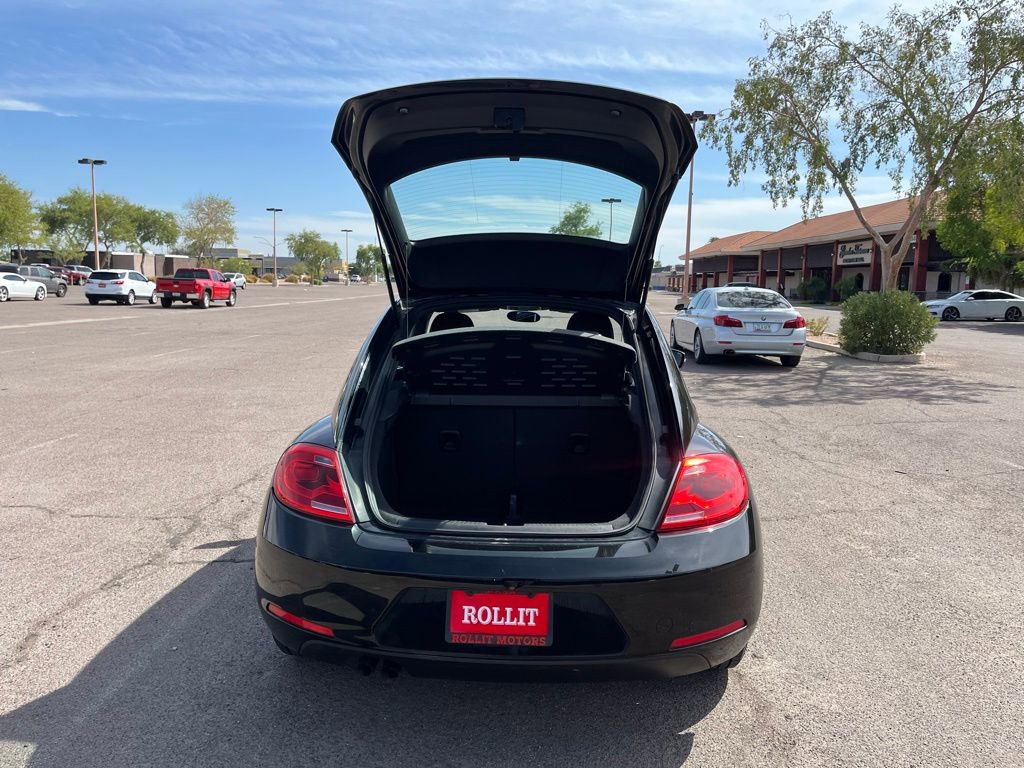 Used 2013 Volkswagen Beetle 2.5 image 12