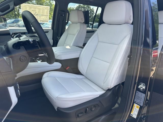 New 2025 Chevrolet Suburban Premier image 9
