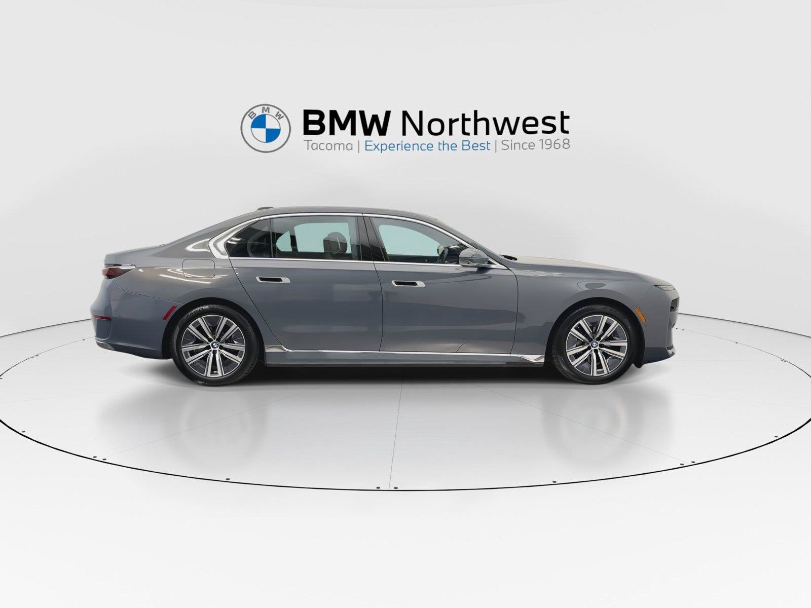 Used 2023 BMW i7 xDrive60 AWD/4WD image 5