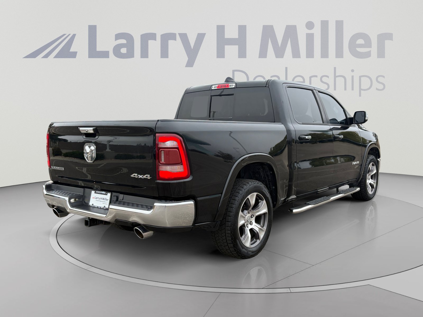 Used 2021 RAM 1500 Laramie AWD/4WD image 6