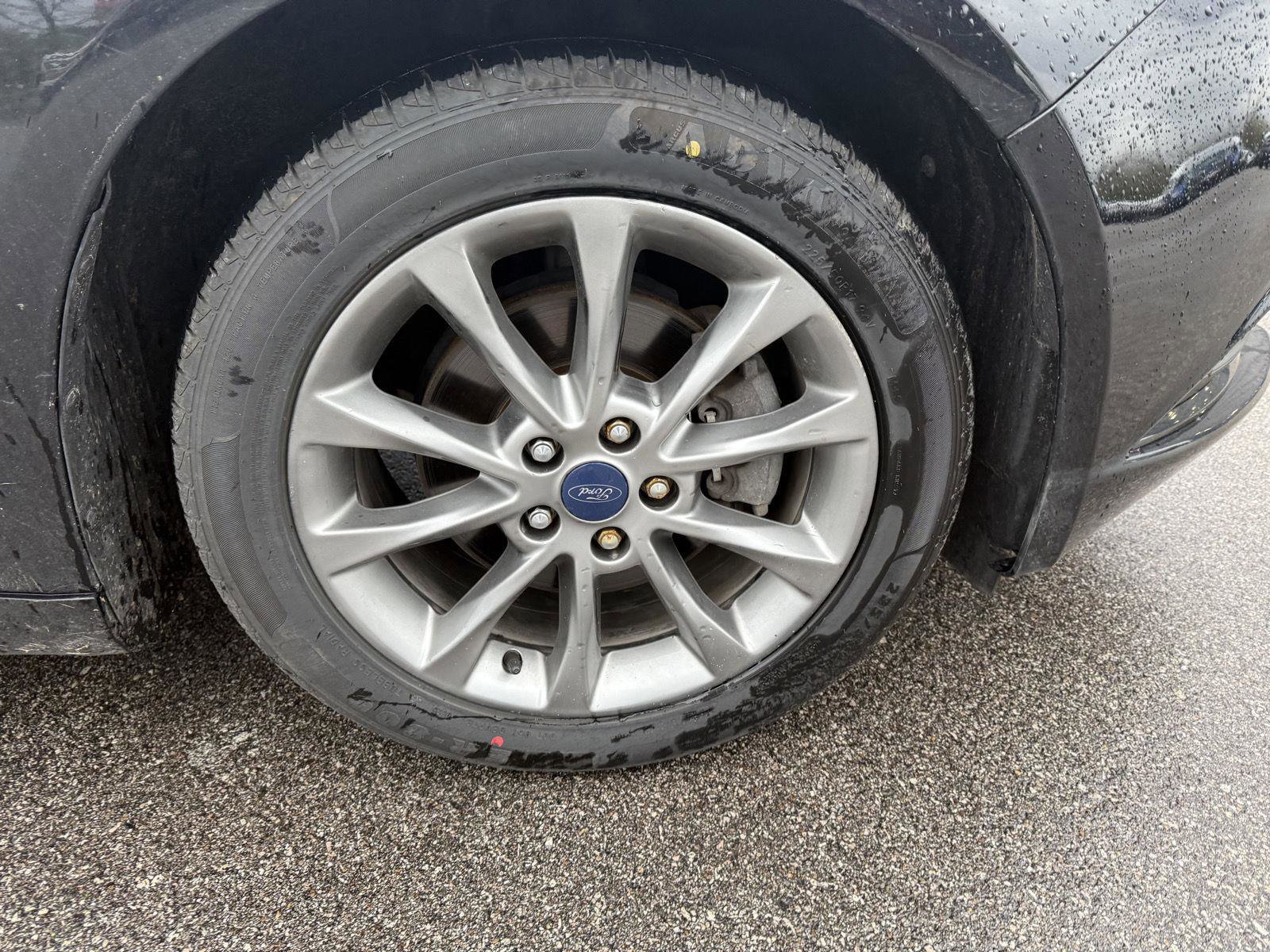 Used 2017 Ford Fusion SE image 14