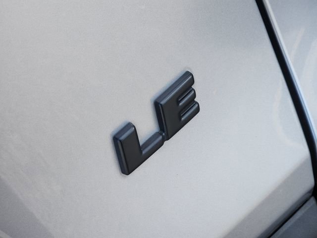 Used 2022 Toyota RAV4 LE image 8