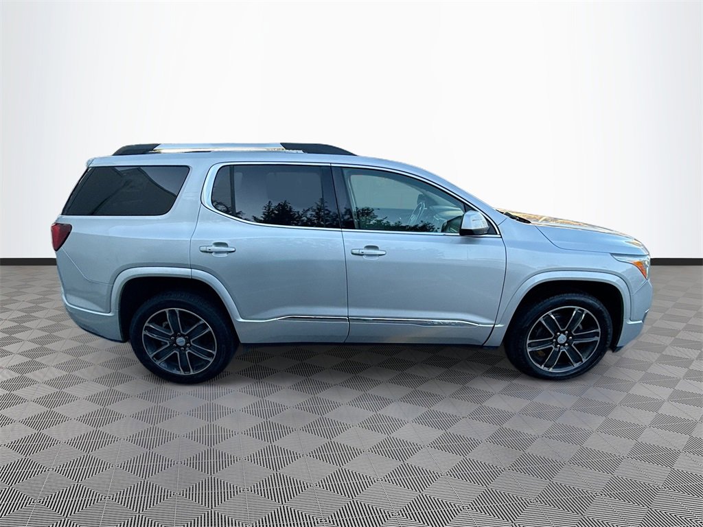 Used 2017 GMC Acadia Denali w/ Technology Package image 9