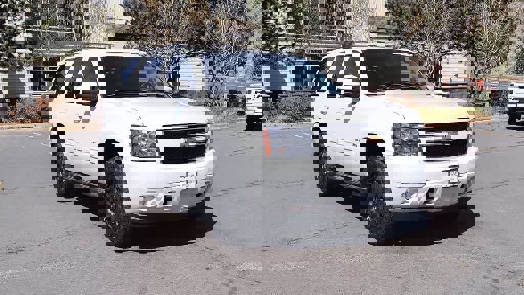 Used 2013 Chevrolet Tahoe LT AWD/4WD image 3