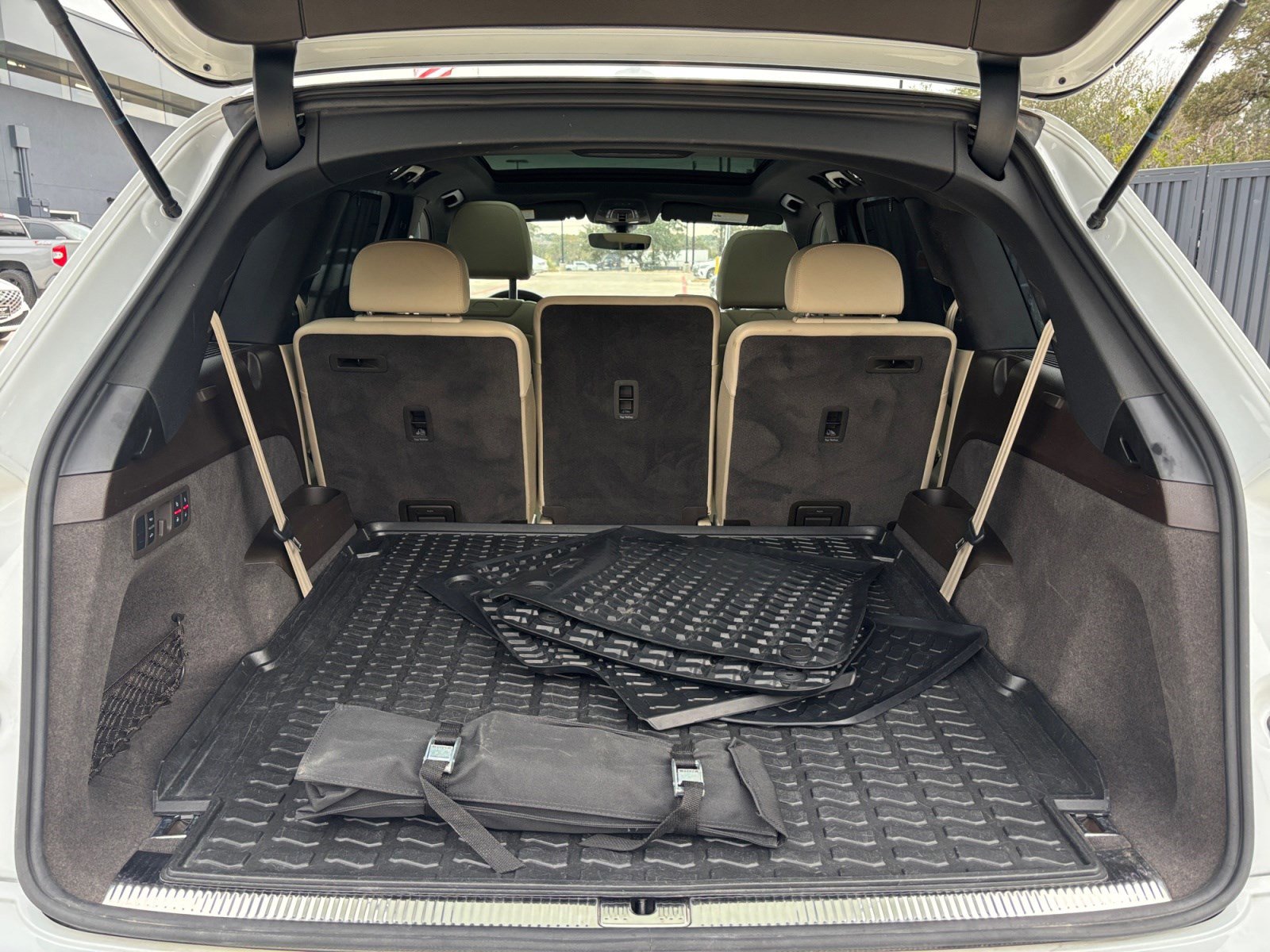 Used 2018 Audi Q7 3.0T Prestige image 16