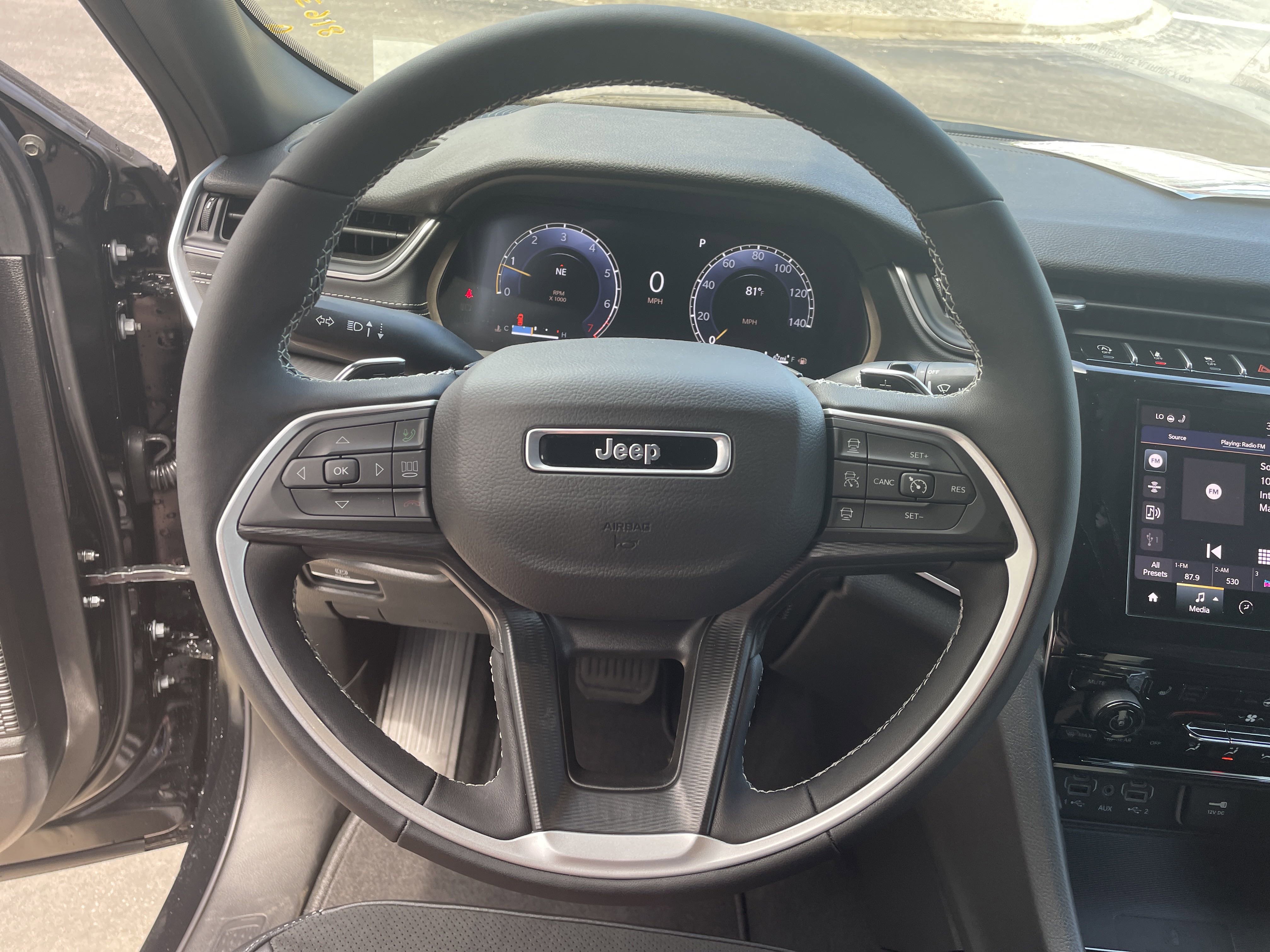 New 2025 Jeep Grand Cherokee Altitude image 16