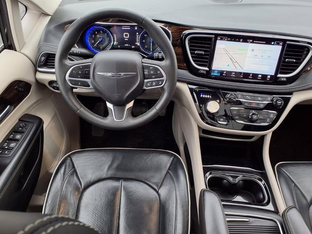 Used 2024 Chrysler Pacifica Limited FWD image 6
