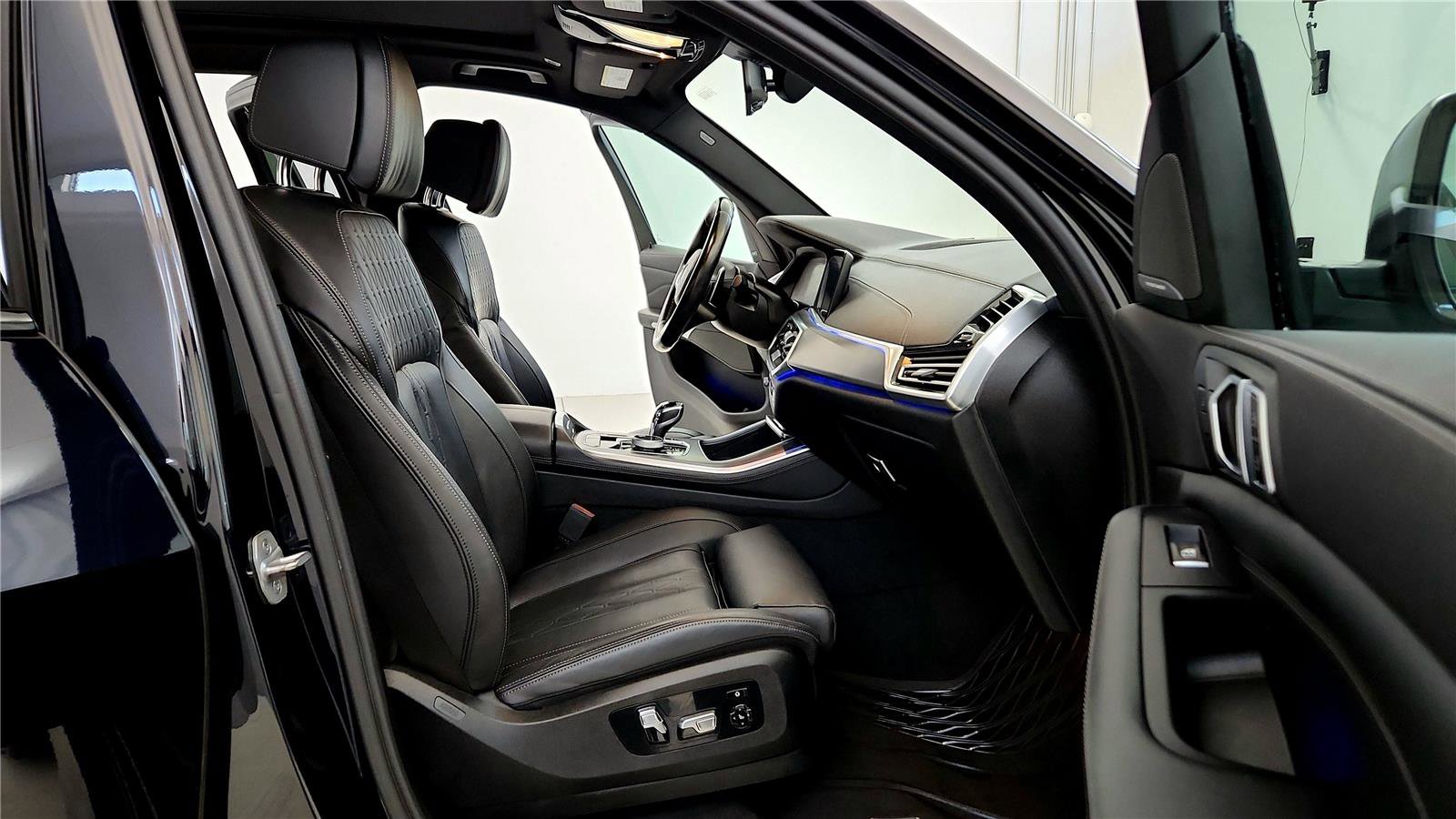 Used 2023 BMW X5 M50i w/ Executive Package image 14