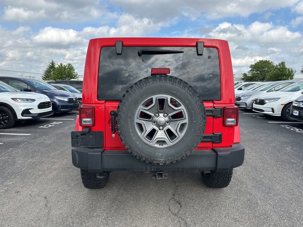 Used 2015 Jeep Wrangler Unlimited Rubicon w/ Connectivity Group AWD/4WD image 10