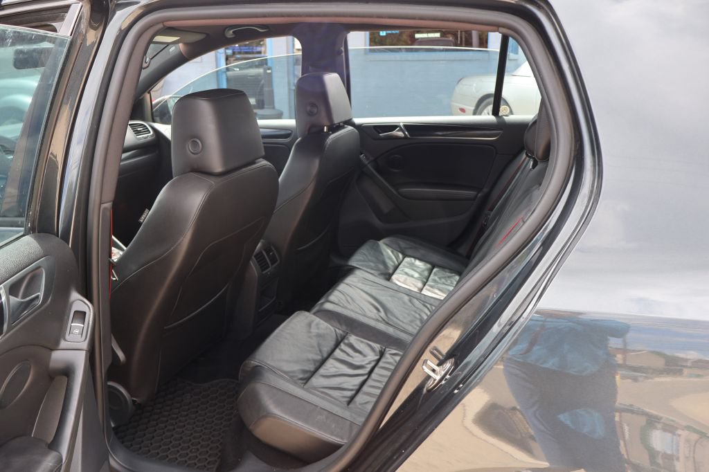 Used 2013 Volkswagen GTI Driver's Edition FWD image 23