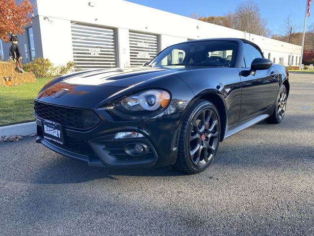 Used 2018 FIAT 124 Spider Abarth w/ Convenience Group RWD image 3