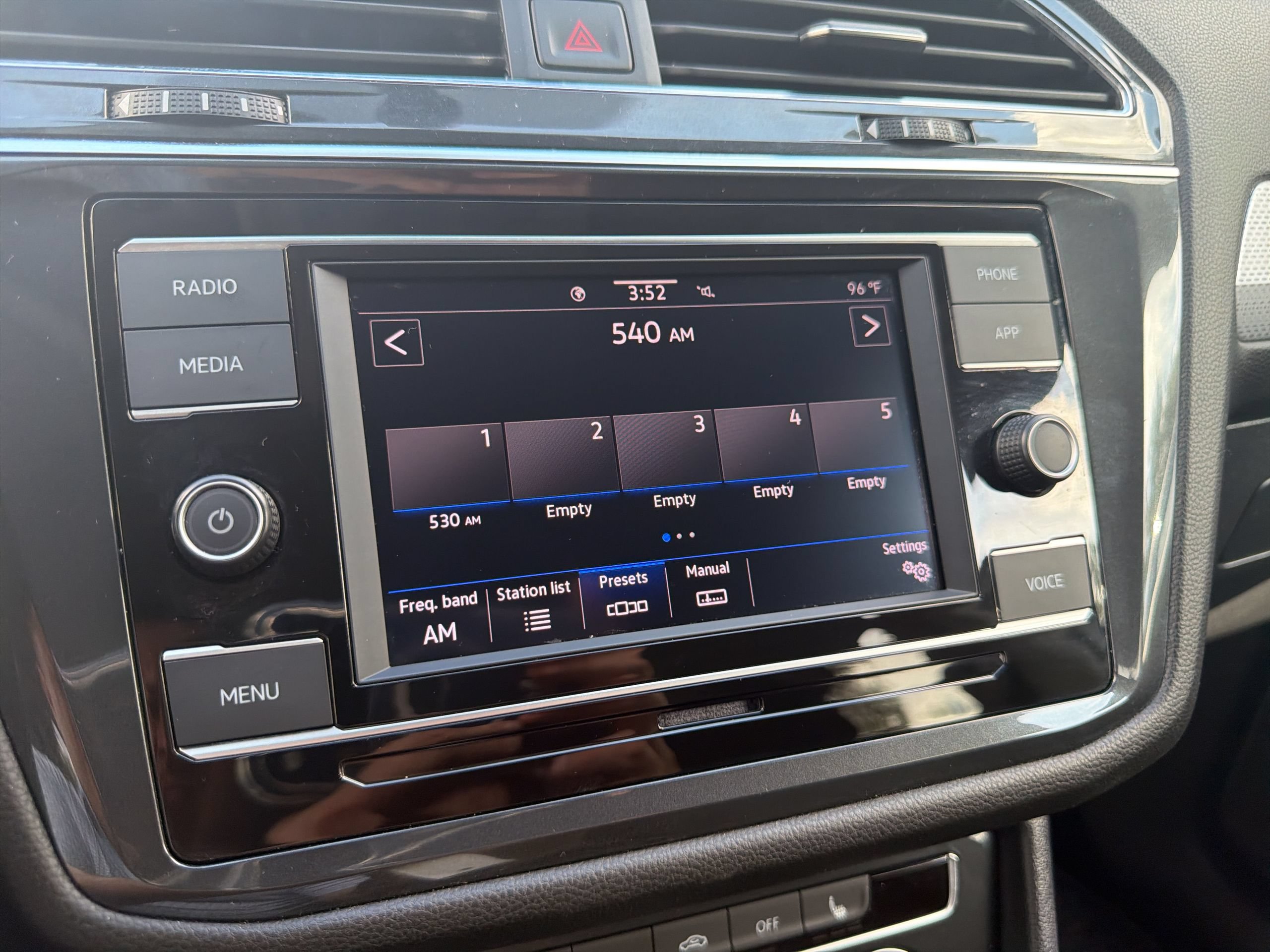 Used 2023 Volkswagen Tiguan S FWD image 12