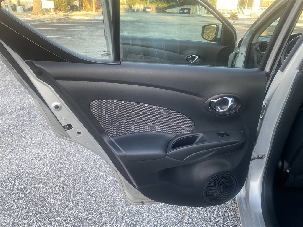 Used 2015 Nissan Versa SV image 10