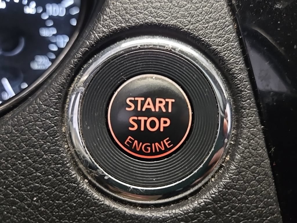 Used 2017 Nissan Rogue SV AWD/4WD image 26