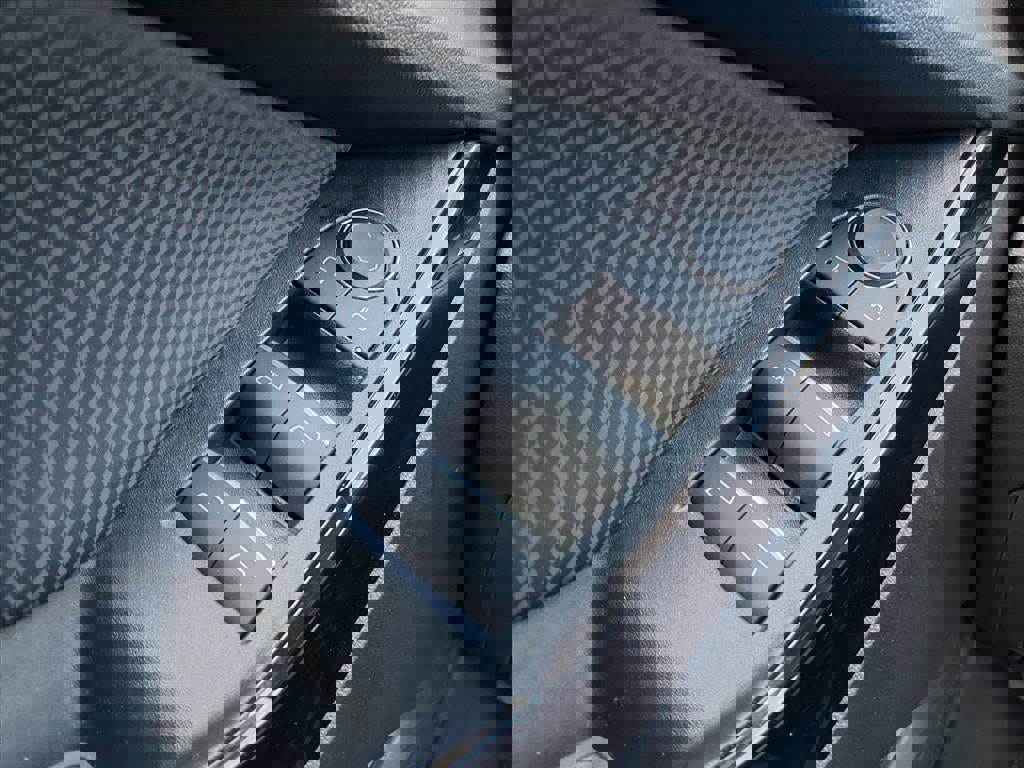 Used 2025 Chevrolet Equinox RS w/ Safety and Technology Package image 20