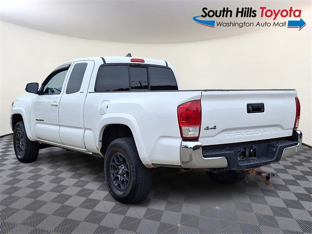Used 2017 Toyota Tacoma SR5 w/ SR5 Appearance Package (SM) image 4