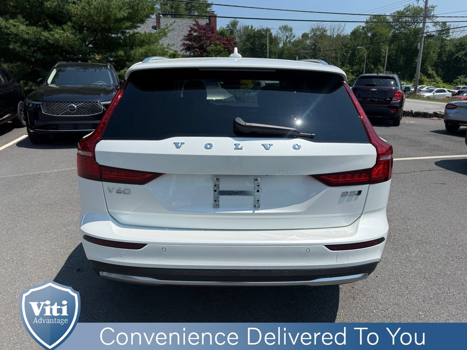 New 2026 Volvo V60 B5 Cross Country Plus w/ Climate Package AWD/4WD image 7