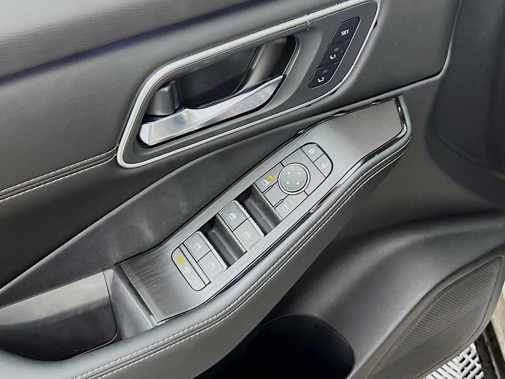 New 2026 Nissan Rogue Platinum w/ Platinum Premium Package image 16