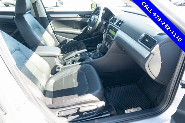 Used 2015 Volkswagen Passat 1.8T FWD image 38
