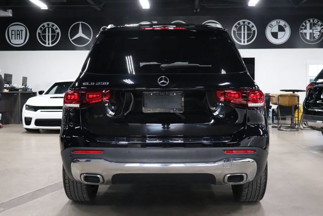 Used 2020 Mercedes-Benz GLB 250 image 4