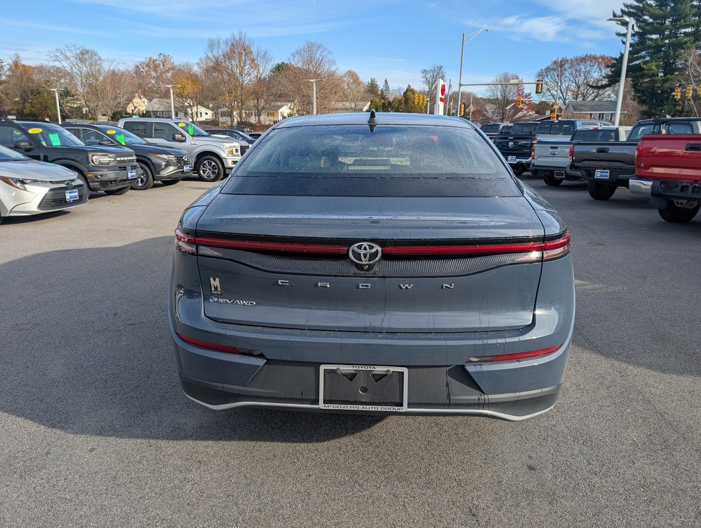 Used 2025 Toyota Crown XLE image 4
