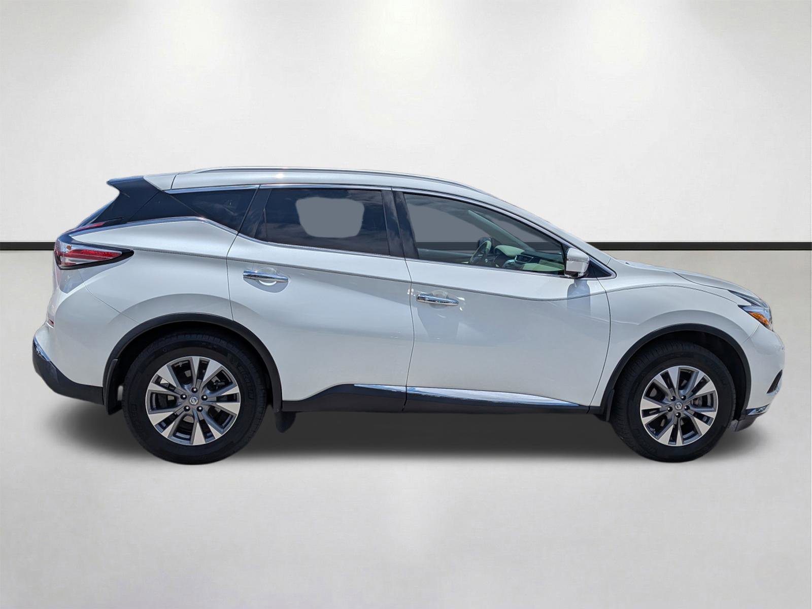 Used 2015 Nissan Murano SL w/ SL Technology Package FWD image 3