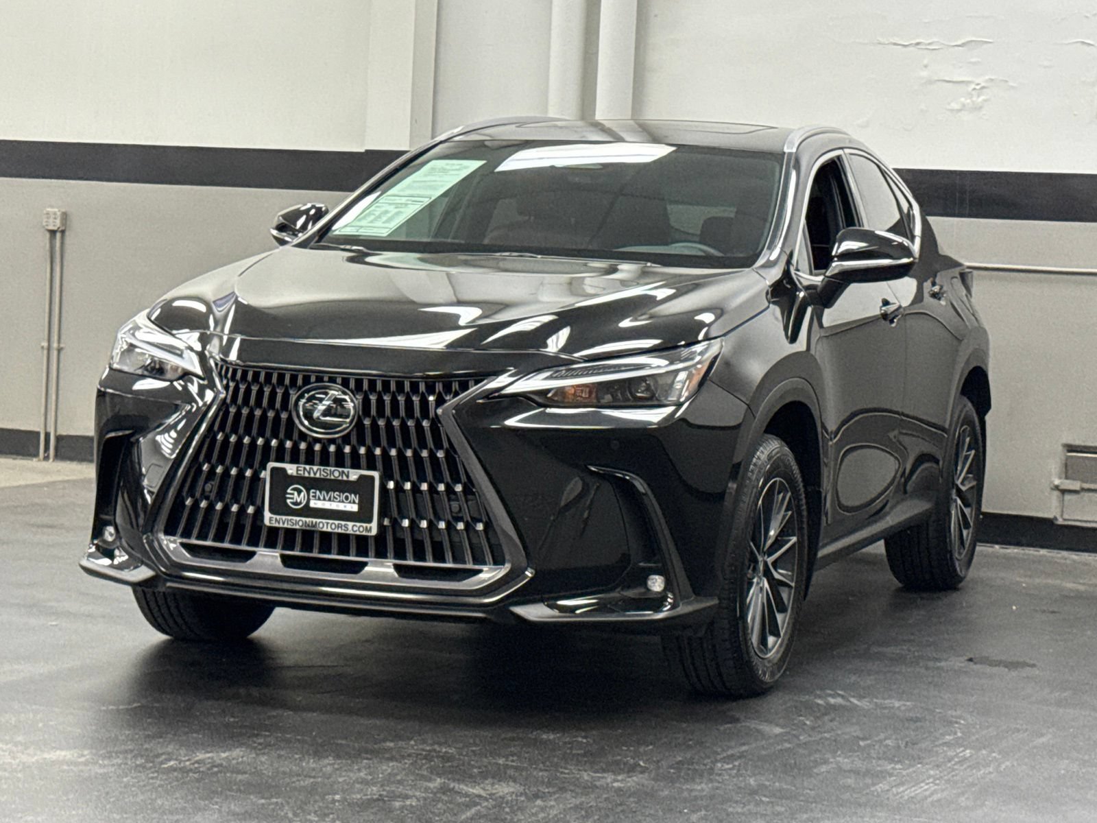 Used 2025 Lexus NX 250 FWD image 4