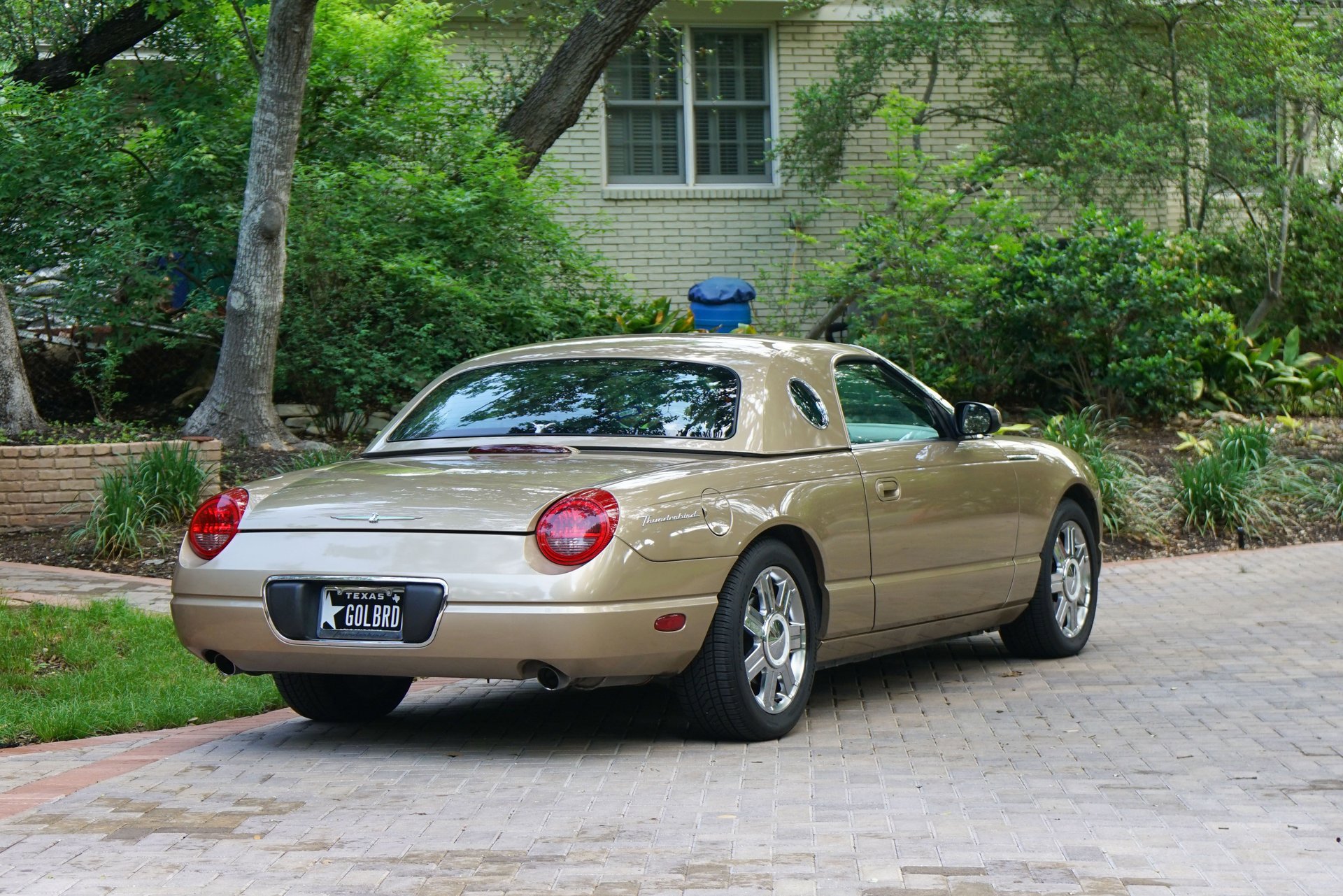 Used 2005 Ford Thunderbird 50th Anniversary RWD image 8